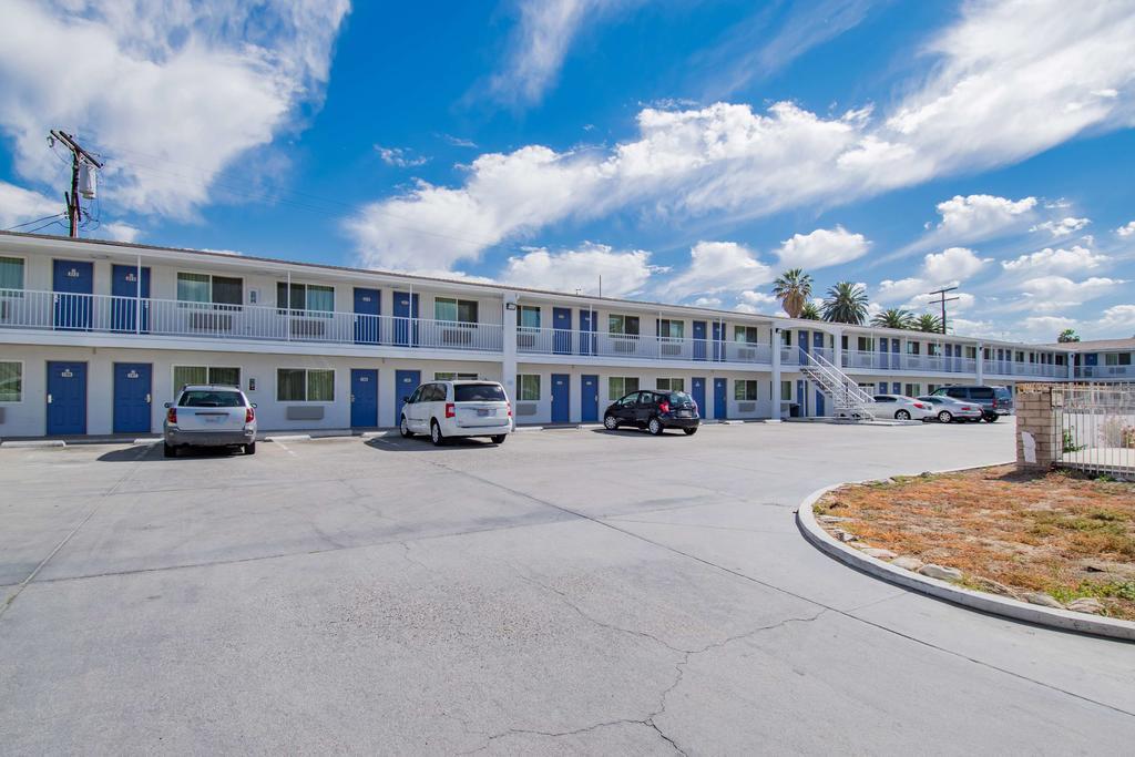 Motel 6-San Bernardino, Ca - Downtown מראה חיצוני תמונה
