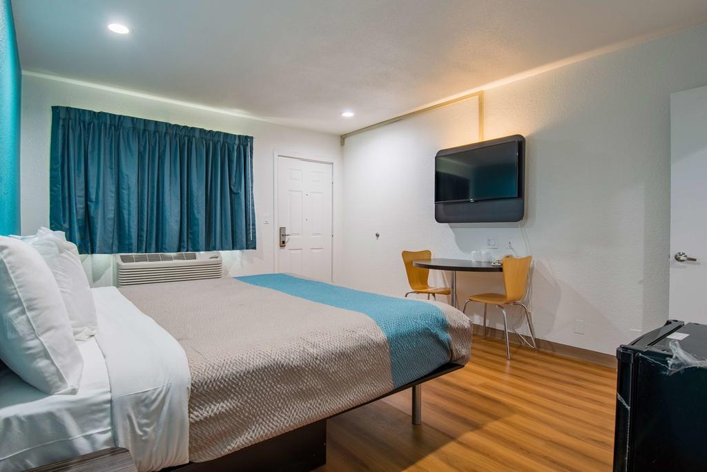 Motel 6-San Bernardino, Ca - Downtown מראה חיצוני תמונה