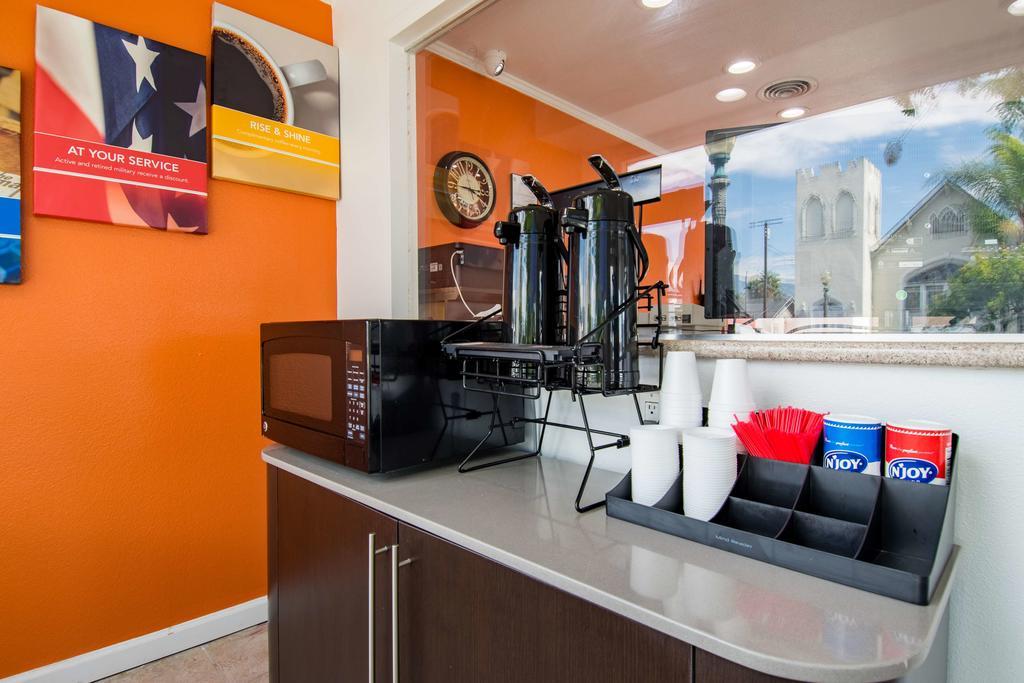Motel 6-San Bernardino, Ca - Downtown מראה חיצוני תמונה